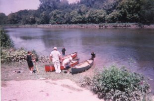 canoe99-20[1].jpg (18004 bytes)